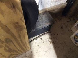 Ok buried here and we will retrieve is a F150 tool box