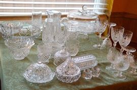 Small amount of crystal items