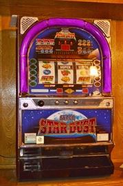 Vintage slot machine (1 of 2)