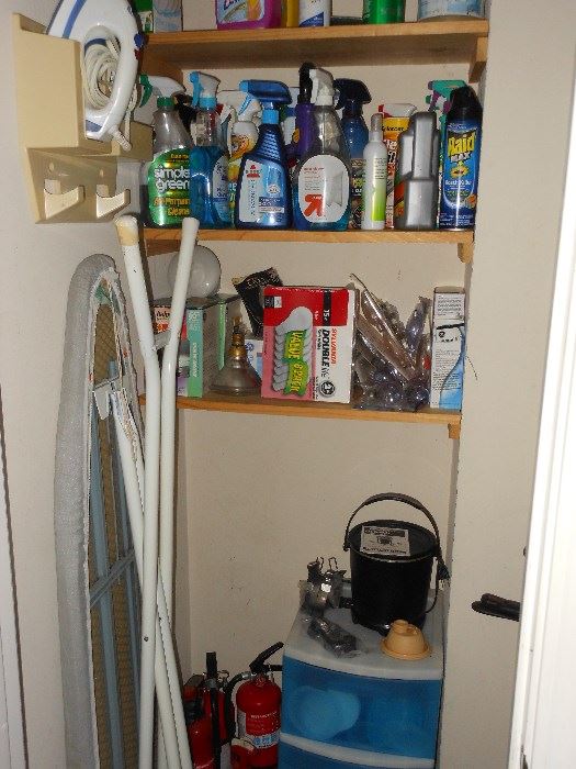 MANY CLEANING PRODUCTS