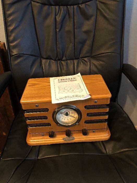 Antique radio replica 