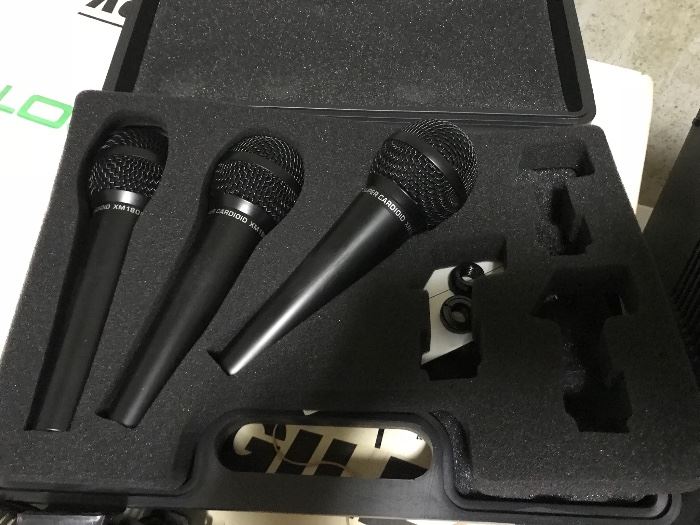 2 microphone sets