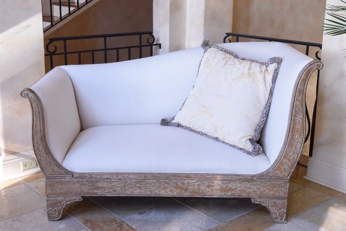 NEOCLASSICAL STYLE SETTEE