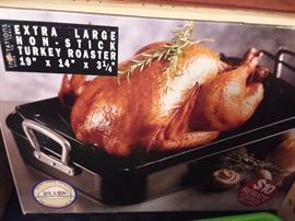 NIB extra large non stick turkey roaster