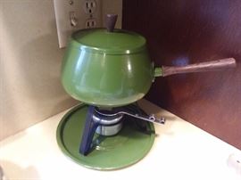 Fondue pot