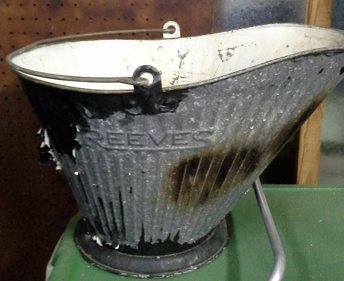 Reeves Coal Scuttle