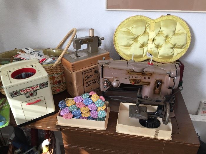 Vintage Singer Sewing Machine, Vintage White Sewing Machine, Vintage Toy Washer,  Vintage Toy Sewing Machines