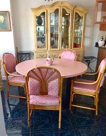 Great 1970's dining game table set has 6 chairs. Great condition