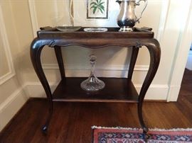 Another swoopy-legged Frenchy. This one does a trick - the top lifts off as a serving tray! See?                                    You can teach an old French dog a new trick, unless it is le tired... 