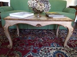 Quite nice find, a vintage Italian florentine coffee table. 