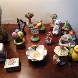 Fun collection of Limoges porcelain boxes. Yo Mamma would finally love you if you bought at least five of these for Mother's Day. Take that fat check you got as a Christmas bonus and spend it. Do it now!