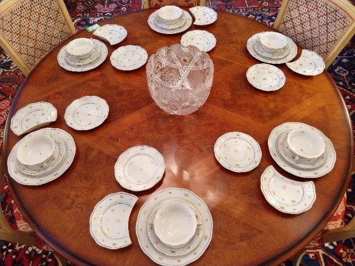 Part of the 148-piece set (yep, 148 pieces!) of Herend "Coronation" or "Battyhány" pattern china. It's pretty and as the Herend brochure states, "the pattern captivates with its noble, yet playful distinction". The Coronation pattern was active from 1966 to 1990.