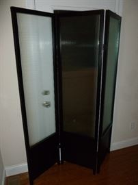 Tri-fold glass room divider