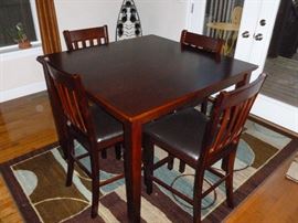 Pub-height table w/4 Chairs