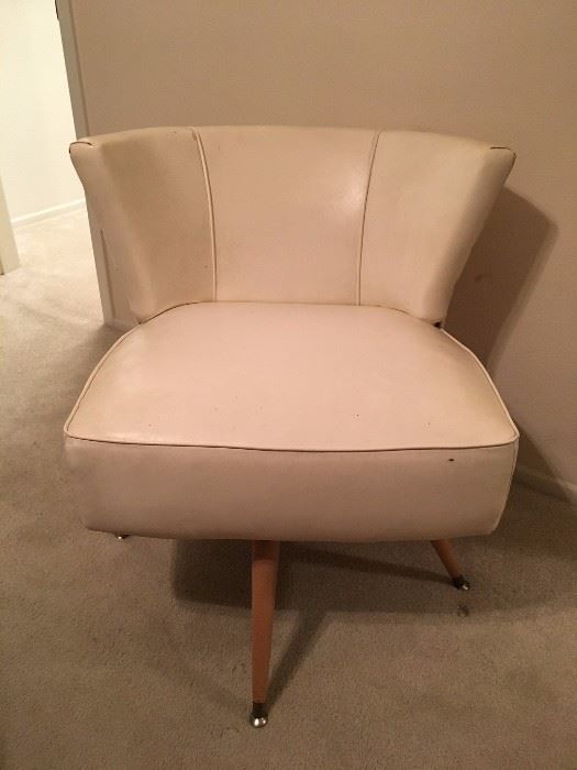Retro white swivel chair