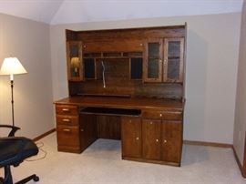 Creative idea's desk/hutch/builtin speakers and much more