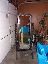Adjustable floor mirror
