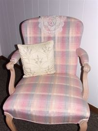 Vintage/antique armed chair