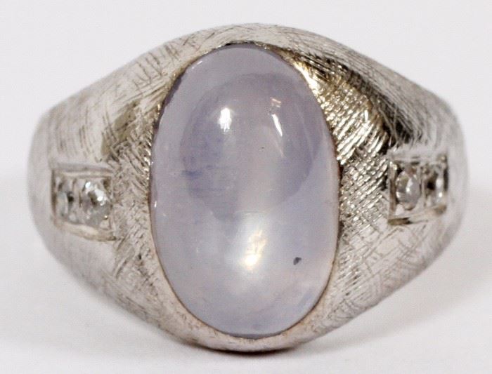 1106 - MOONSTONE CABOCHON LADY'S RING, 14KT WHITE GOLD SIZE 6.75, TW. 8.0 GR.