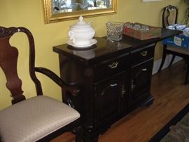 Thomasville bar/server $400