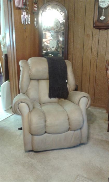 one of 2 recliners available