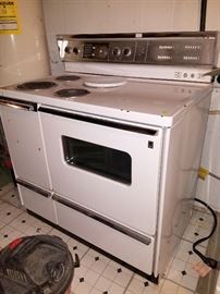 Vintage GE stove