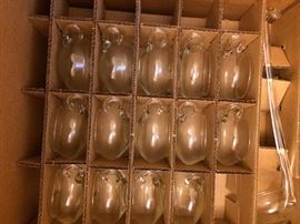 Cool mid century modern clear glass punch bowl with 18 cups and ladle