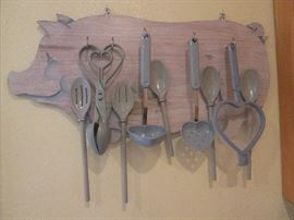 10-piece set including Piggy...