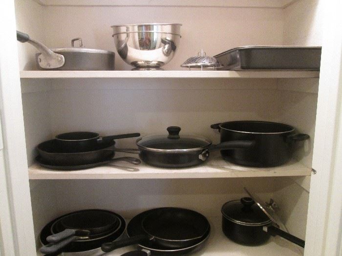 Very nice Pots, Pans, Skillets and Bowls