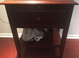 67. Cherry End Table w/ 1 Drawer & 1 Pull-out Shelf (27" x 18" x 30")