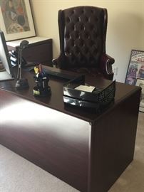 95. Hon Executive Desk w/ 4 Drawers (60" x 30" x 30")