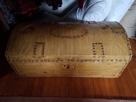 VINTAGE TRUNK