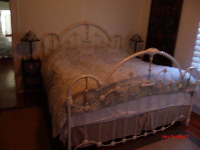 King size Iron bed