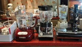Very nice small appliances from Cuisinart, Kitchen Aid, Grundig and others