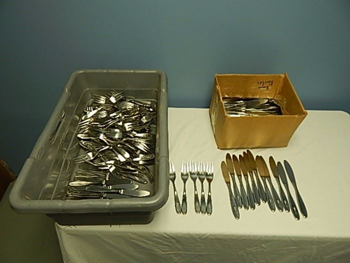 Restaurant Tableware (Forks and Knives)