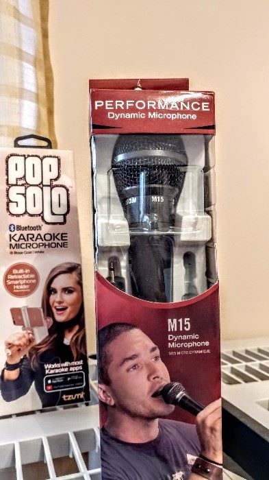 Pop solo microphones