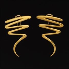 Tiffany  Co. Paloma Picasso Gold Pair of Large Squiggle Earrings