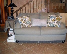 ASHLEY LOVE SEAT