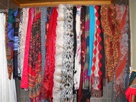 LADIES SCARVES