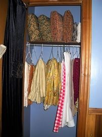 CURTAINS AND THROW PILLOWS