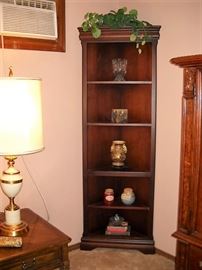 MAHOGANY 5 SHELF CORNER SHELF