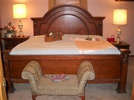WOOD CARVED KING SIZE BED