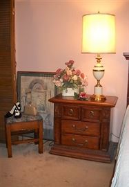 KING SIZE BED MATCHING NIGHT STAND