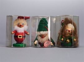 Offered is a lot of 3 wooden ornaments from Steinbach. The plastic cases show normal shelf wear but the figures are undamaged. Please see the photos at completeset.com for details.