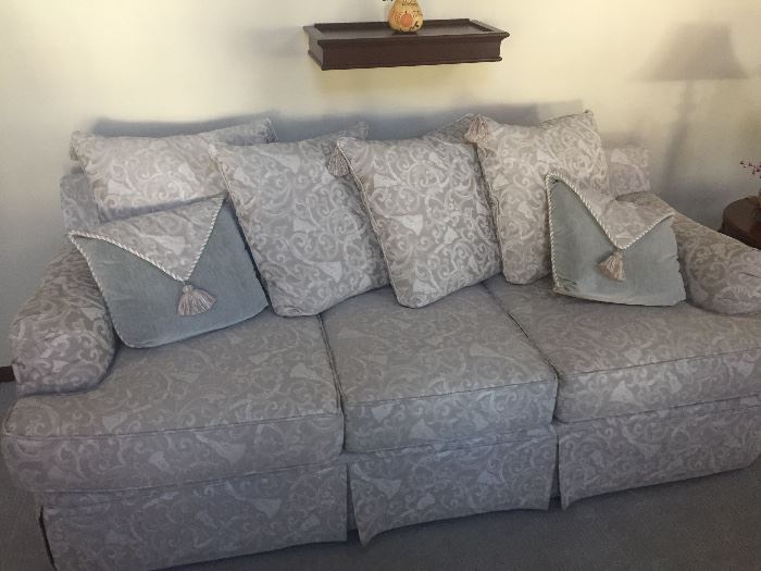 Stunning sofa excellent condition ..has matching chair & ottoman and loveseat