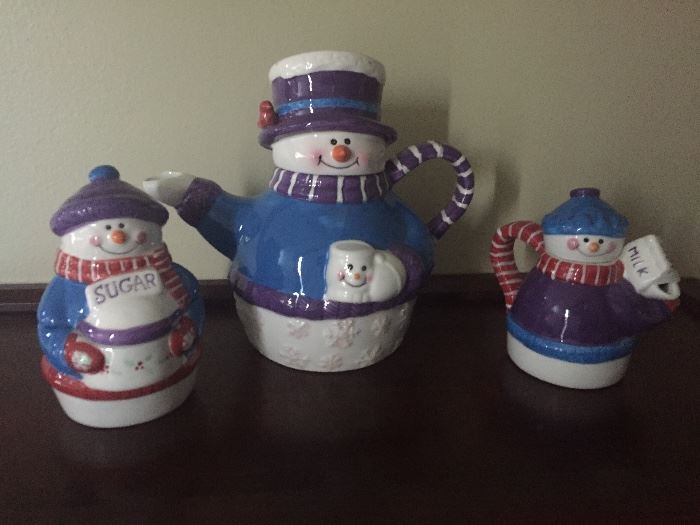 Sweetest tea pot set ever...look at the creamer!!!