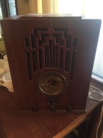 Vintage Monarch radio