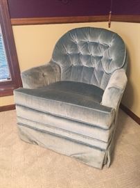 Vintage swivel chair! Great in the bedroom