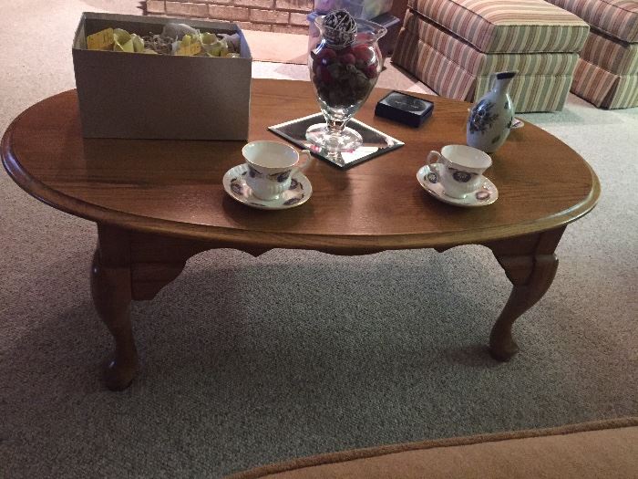 Medium Oak oval coffee table 