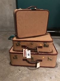 Vintage leather luggage set of 3 $130